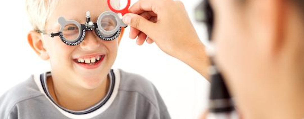 lo strabismo nei bambini può dipendere da difetti rifrattivi